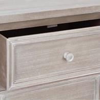 Komoda Charme Grey Solidna i wytrzymała konstrukcja, posiada sześć szuflad, idealna jako wyposażenie salonu, sypialni, przedpokoju lub jadalni