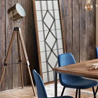 Lampa podłogowa Ebor 150 cm Metalowy klosz w kolorze złotym, podstawa wykonana z drewna, możliwość regulacji i dostawania kąta padania światła do własnych potrzeb