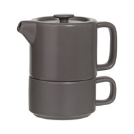 Dzbanek z filiżanką Natural Taupe 400 mlNowoczesny dzbanek wraz z filiżanką i podstawką, wykonany z wysokiej jakości ceramiki, nie zajmuje dużo miejsca