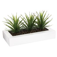 Aloes 3 sztuki sztuczne w donicyDekoracyjne rośliny wykonane z tworzywa sztucznego, w białej geometrycznej doniczce wyłożone kamykami