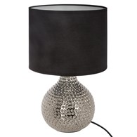 Ceramiczna lampka nocna Mozo 38 cm Podstawa wykonana z wysokiej jakości ceramiki w srebrnym kolorze, tekstylny abażur o czarnej barwie, idealna do salonu lub sypialni