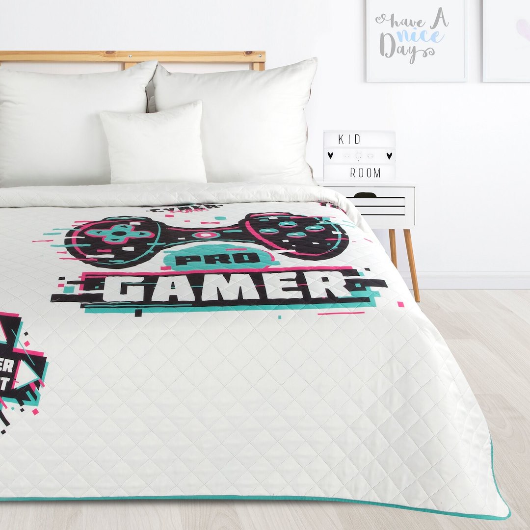 Narzuta KID 16 pro gamer 170x210 mikrofi Narzuta z nadrukiem dla fanów gier, pikowana metodą hot press, rozmiar 170x210 cm