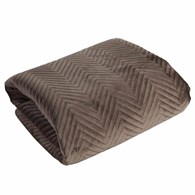 Brązowa narzuta SOFIA 170x210 cm   Duża narzuta na łóżko z miękkiego welwetu pikowanego w dużą, gęstą jodełkę, brązowa.
