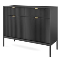 Loftowa komoda NOVA KSZ-104C czarna Nowoczesna komoda na metalowych nogach, w stylu industrialnym, ryflowane fronty, w kolorze czarnym.