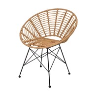 Krzesło rattanowe okrągłe Elegancki, niebanalny fotel rattanowy w naturalnym kolorze, nogi wykonane z metalu w kolorze czarnym, nowoczesny design