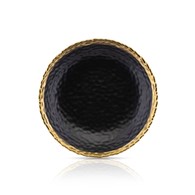 Talerz głęboki Kati Black Gold 21 cm Talerz głęboki wykonany z ceramiki w kolorze czarnym, wykończony złotą farbą. Średnica naczynia wynosi 21 cm