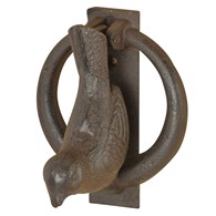 Ko��atka żeliwna do drzwi Ptaszek Ozdobna kołatka do drzwi z wizerunkiem ptaka, wykonana z żeliwa o wymiarach: 11,5x9 cm